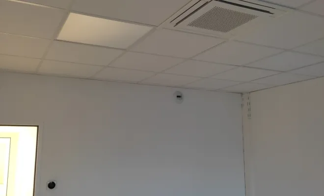 Installation de climatisation dans un plateau de bureaux à La Ville-aux-Dames : deux systèmes VRV pour un confort optimal, Joué-lès-Tours, GREEN THERMIQUE